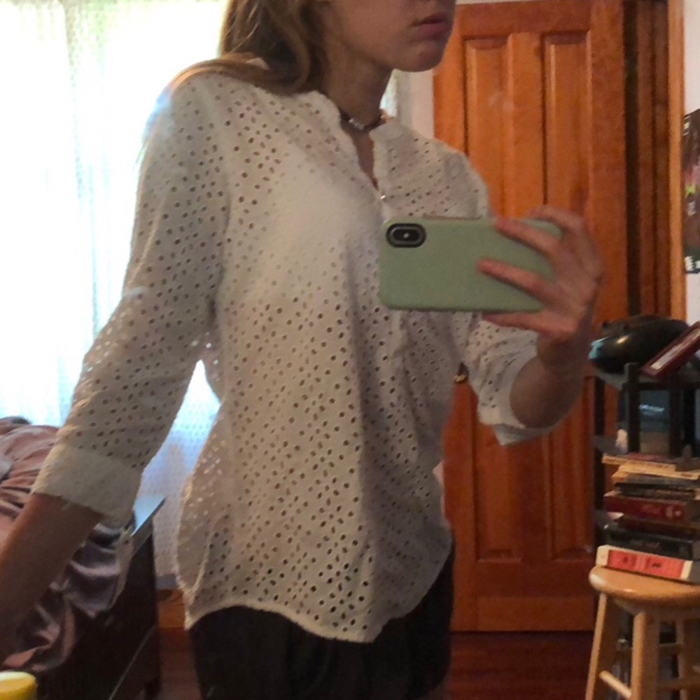 White Old Navy Shirt - Picture 4 of 4